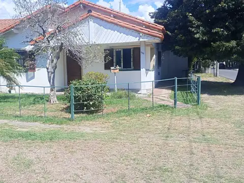CASA 3 AMBIENTES EN VENTA , VILLA LUZURIAGA