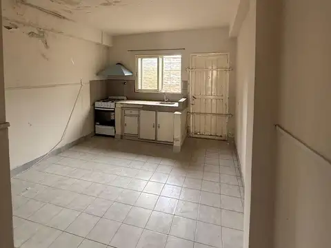 Casa 2 ambientes con 1 baño