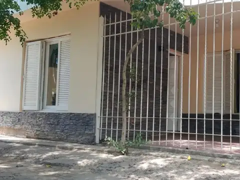 CASA ESQUINA EN VENTA, RIVADAVIA