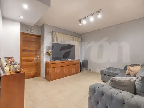 Casa en Alquiler con 1 cochera