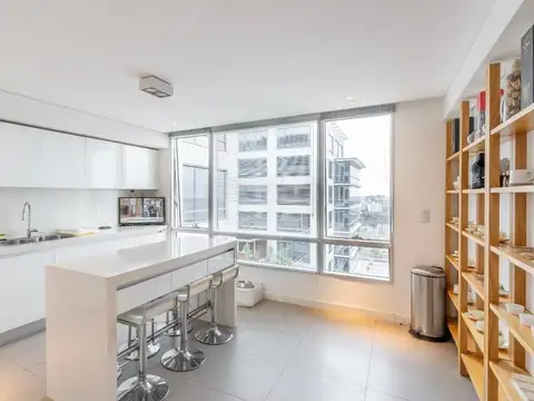 Departamento en Alquiler con 3 cocheras