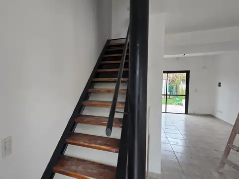 Casa en Alquiler con 1 cochera