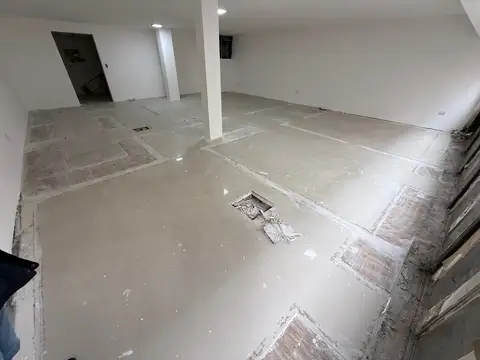 Edicicio 6 plantas de 120 m2 c/u 800 m2 totales, AA central y ascensor, oportunidad local con ofi