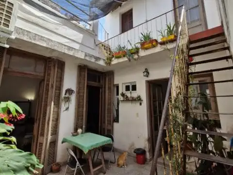 San Lorenzo al 2700 (Departamento de pasillo 2 dormitorios C/Patio y Terraza)