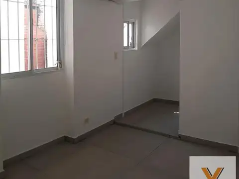 Depto Tipo Casa en Venta en Villa del Parque, USD 215.000