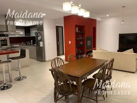 Casa 5 ambientes con 3 baños