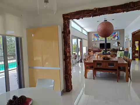 Casa en Venta de 5 dormitorios