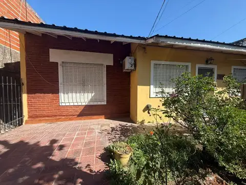 Depto Tipo Casa en Venta en Ezpeleta Este, USD 59.900