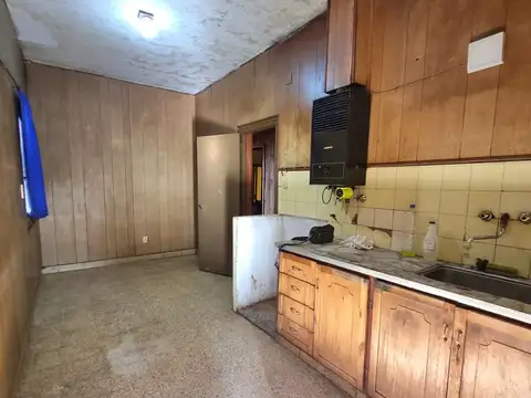 Casa 5 ambientes con 1 baño