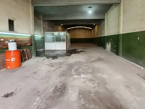 SE ALQUILA GALPON 240M2 EN LOMAS DEL MIRADOR