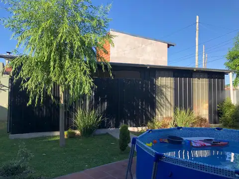 Casa en venta - 2 Dormitorios 1 Baño - 450Mts2 - Merlo Oeste