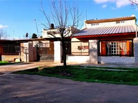 Casa en Venta con 1 cochera