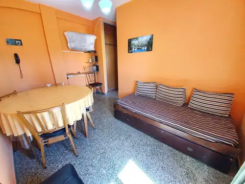 Depto 2 Amb. - Céntrico - Todos los Servicios Conectados 