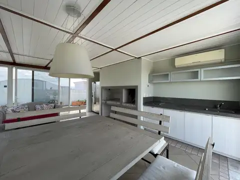 Village Plaza -  Jerónimo Cardan  al 5700