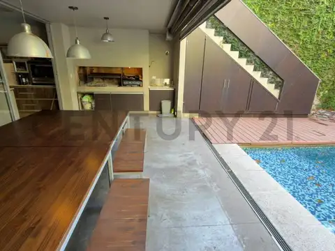 Casa en Venta con 1 cochera