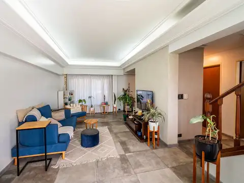 Hermosa Casa 4 ambientes en Flores