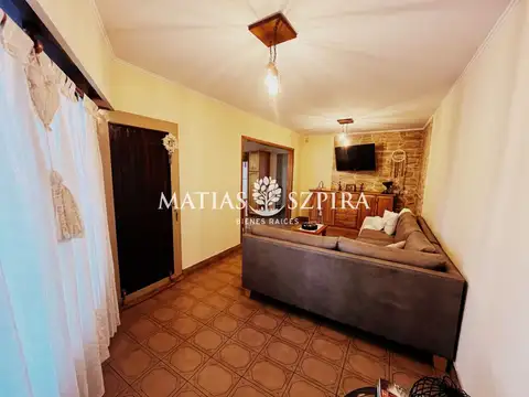 Casa 5 ambientes con 2 baños