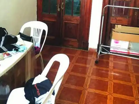 VENTA CASA PARQUE AVELLANEDA CON LOCAL Y DEPTO