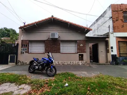 Depto Tipo Casa en Alquiler de 3 ambientes