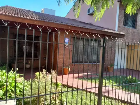 VENTA CASA 5 AMBINETES - COHERA- PILETA- VILLA LUZURIAGA