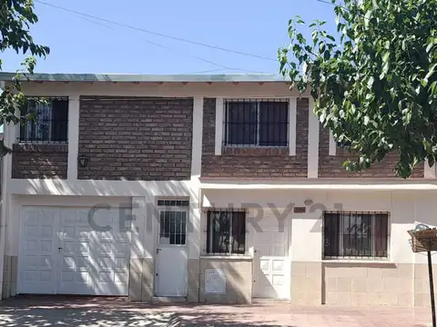 CASA EN VENTA CON DEPARTAMENTO -LAS CAÑAS – GUAYMALLÉN