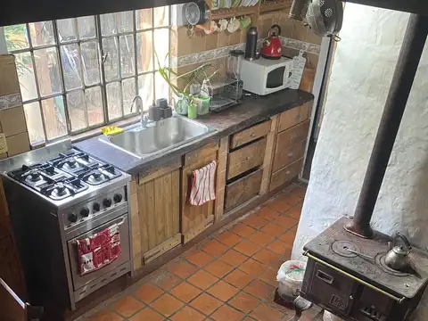 Casa 6 ambientes con 2 baños