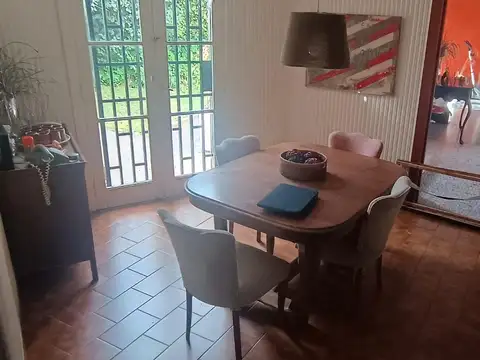 Casa 5 ambientes con 3 baños