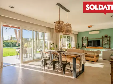 Casa 5 ambientes con 3 baños