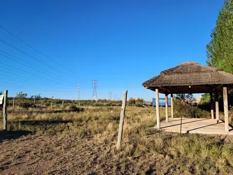 VENTA DE TERRENO CON QUINCHO- LAS COMPUERTAS