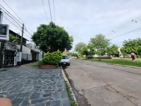 La inversión de Las Heras, casa + local comercial zona UNNE