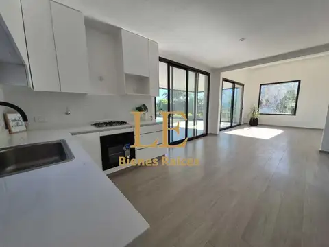 Casa en Venta con 5 cocheras