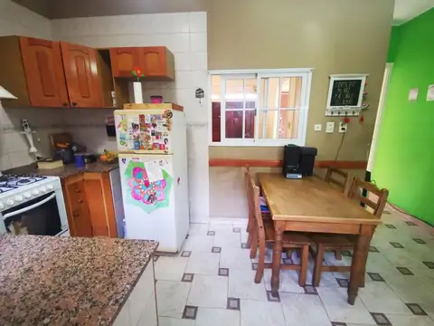 Casa 3 ambientes 160m2 totales con terraza y quincho
