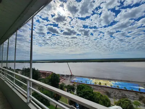 Venta Piso exclusivo, 3 dormitorios con cochera y baulera, Parque España, Rosario