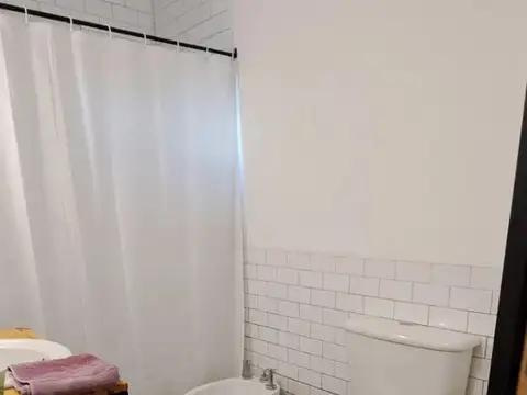 EXCELENTE PROPÍEDAD CON LOTE PROPIO