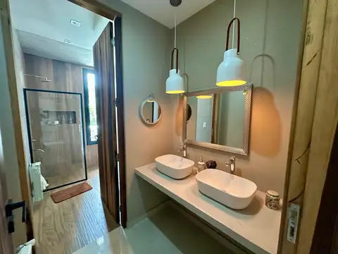 Casa 5 ambientes con 2 baños