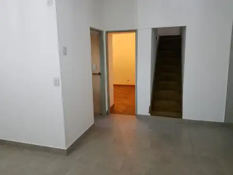 Depto Tipo Casa en Alquiler en Villa Adelina, $ 790.000