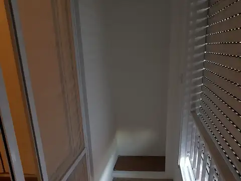 Guayaquil 269. PH 3 ambientes. Sin expensas. Balcón.