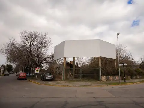Terreno en venta en Don Torcuato en esquina con máxima exposicion ideal uso comercial o logístico