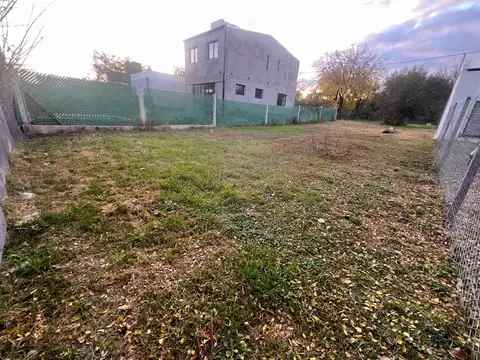 Terreno en Venta en Villa Catalina, USD 23.000