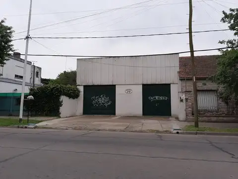 ALQUILO AMPLIO LOCAL COMERCIAL CON OFICINA  APTO DIVERSOS RUBROS 