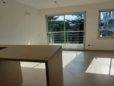 Aristobulo Del Valle 1600, Piso 2