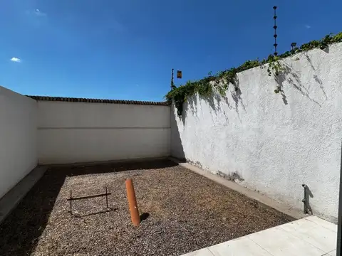 Depto Tipo Casa en Venta en Mendoza, USD 120.000