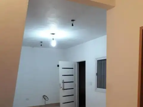Depto Tipo Casa en Alquiler de 2 dormitorios