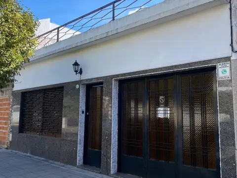 Casa en Venta en Villa Devoto 5 Ambientes con Cochera y Terraza con Parrilla