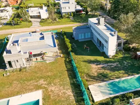 PUERTO ROLDAN al 400