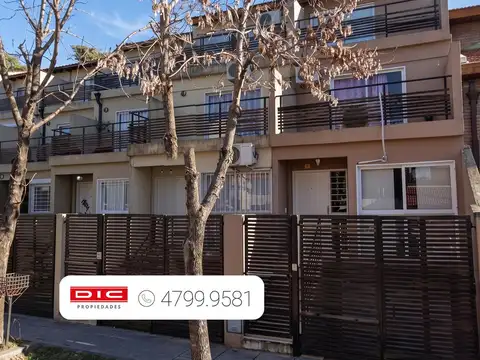 Triplex 3 dormitorios Venta - Olivos-Maipu/Uzal