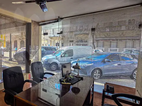 Local comercial en alquiler en pleno centro de La Plata – Calle 54 N°523 entre 5 y 6