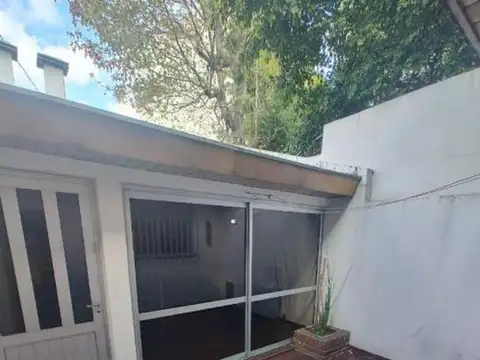 CASA DE 5 AMBIENTES CON COCHERA SAN JUSTO CENTRO