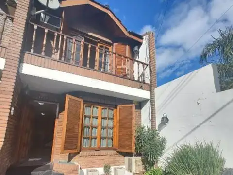 CASA DE 5 AMBIENTES CON COCHERA SAN JUSTO CENTRO