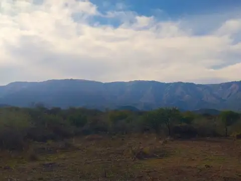 VENTA EN OPORTUNIDAD DE LOTE EN LAS CHACRAS